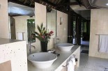 Villa Pantulan Bathroom